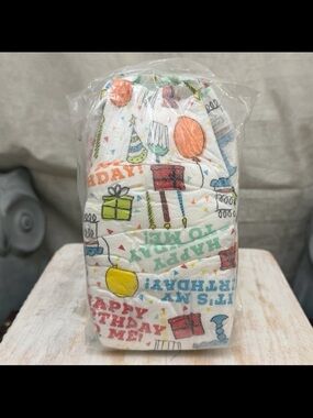 ⚡️⭐️The Honest Company Happy Birthday, Baby Diapers - Size 3